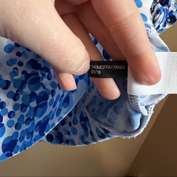 NWT! The limited patterned blouse - Picture 8 of 13